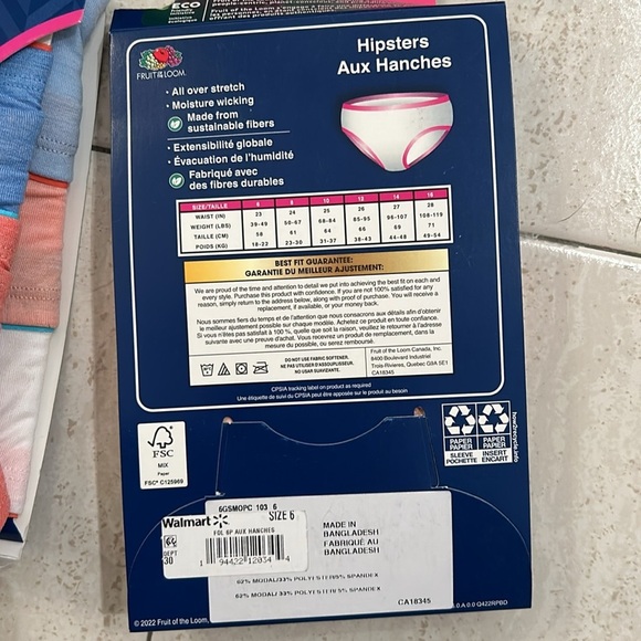 NWT of three 6-hipster packs (18 total) Fruit of the Loom size 6 - Picture 3 of 3